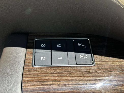 Used 2019 Land Rover Range Rover Sport HSE AWD/4WD image 30