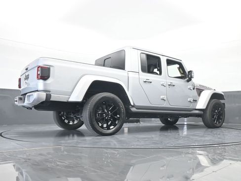 Used 2022 Jeep Gladiator Overland image 64