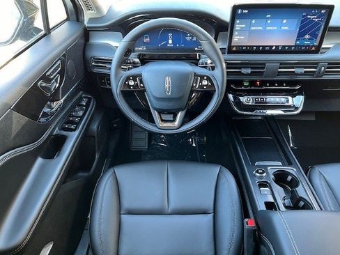 New 2026 Lincoln Corsair Premiere image 30