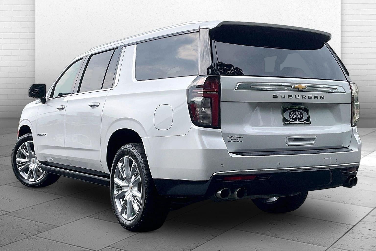 Used 2023 Chevrolet Suburban High Country w/ Premium Package AWD/4WD image 10
