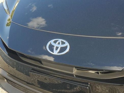 Used 2024 Toyota Prius LE FWD image 5