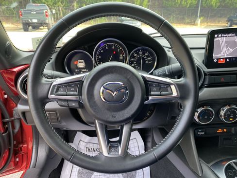 Used 2022 MAZDA MX-5 Miata RF Grand Touring RWD image 16