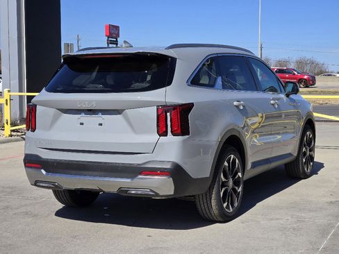 New 2026 Kia Sorento SX image 4