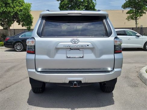 Used 2020 Toyota 4Runner SR5 image 5