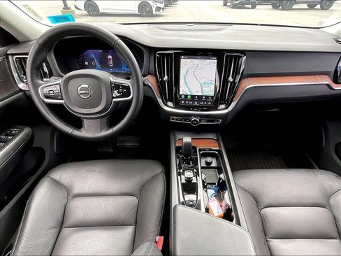 Used 2025 Volvo V60 B5 Cross Country Plus w/ Protection Package Premier AWD/4WD image 20