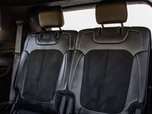 Used 2024 Jeep Grand Cherokee L Laredo image 36