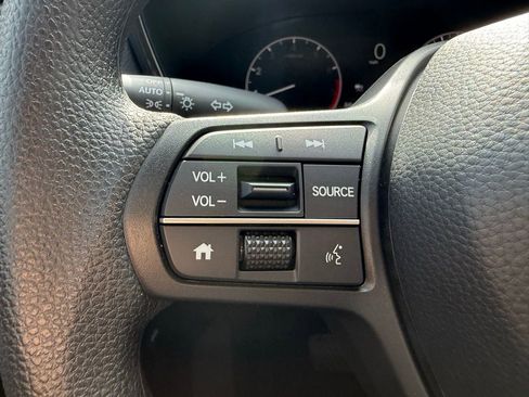 Used 2025 Honda CR-V EX image 13