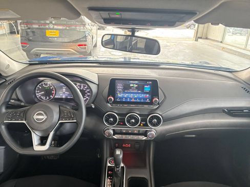 Used 2025 Nissan Sentra SV FWD image 27