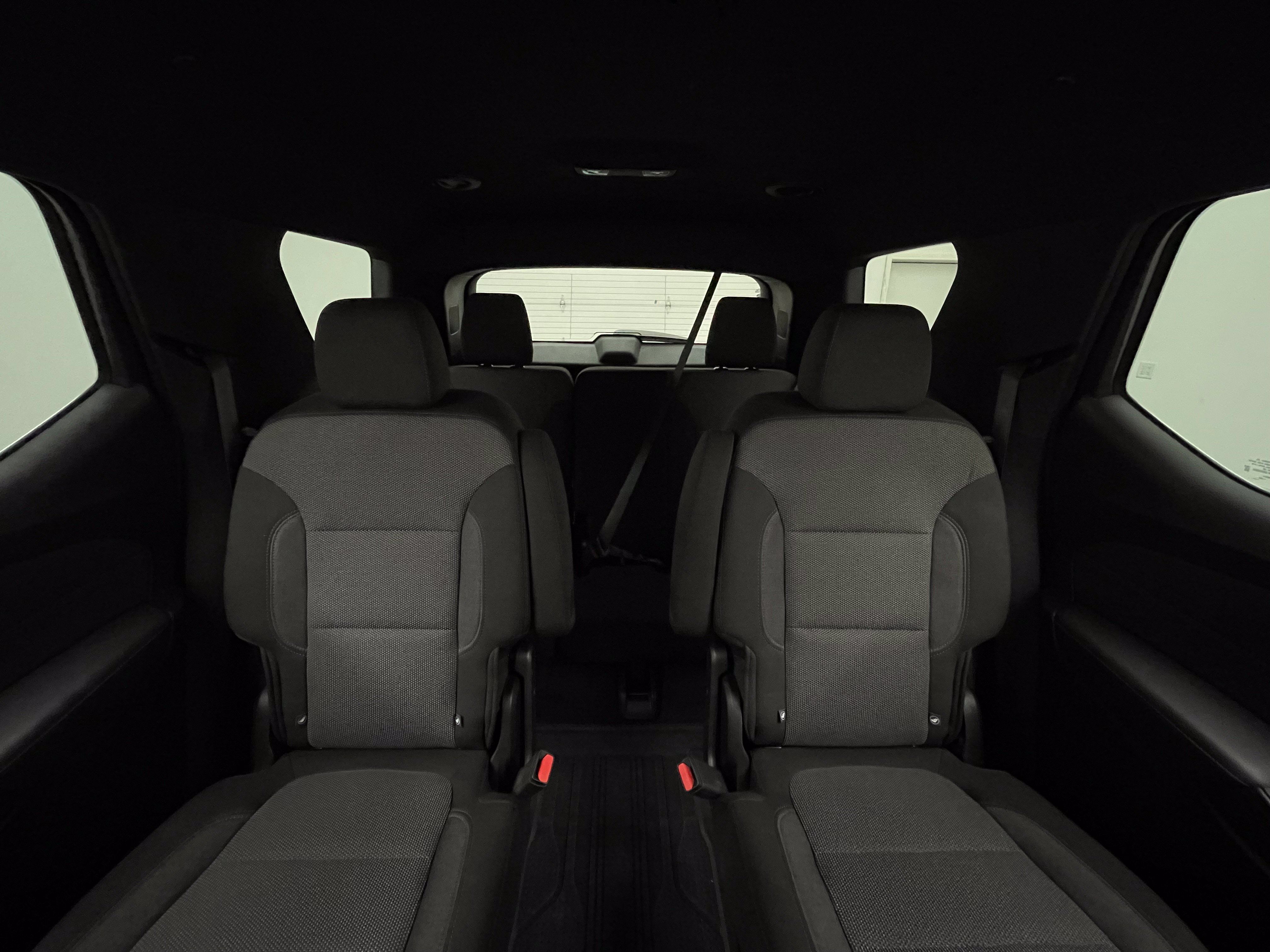 Used 2023 Chevrolet Traverse LT FWD image 39