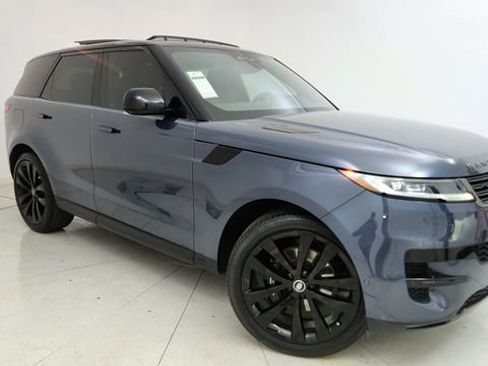 Used 2025 Land Rover Range Rover Sport SE image 1