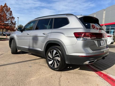 Used 2025 Volkswagen Atlas SE image 8