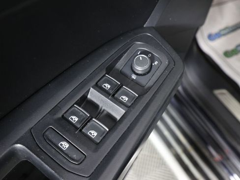 Used 2019 Volkswagen Atlas SEL R-Line AWD/4WD image 32