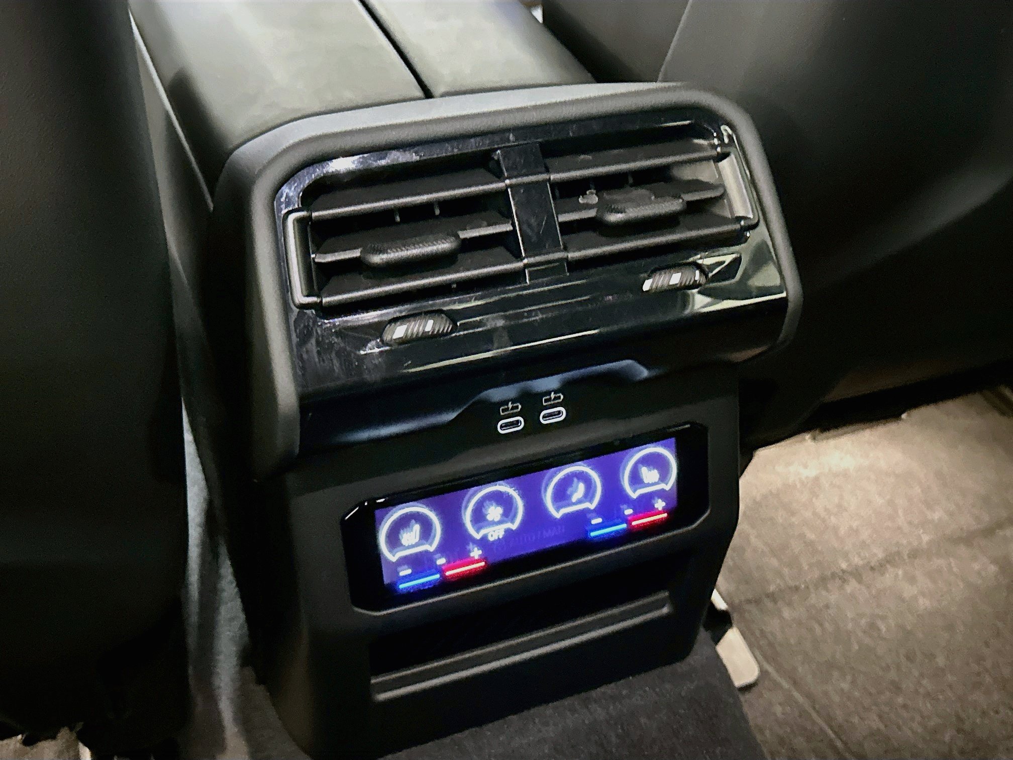 Used 2025 BMW M5 w/ Carbon Package AWD/4WD image 25