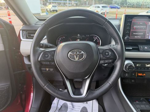 Used 2019 Toyota RAV4 Limited w/ Cold Weather Package image 20