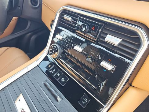 Used 2025 Nissan Armada SL w/ Captain's Chari Seat Package image 20