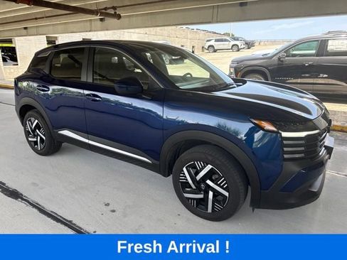 Used 2025 Nissan Kicks SV FWD image 12