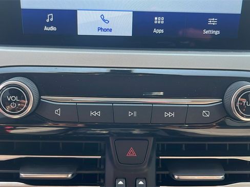 Used 2021 Ford Escape SE image 23