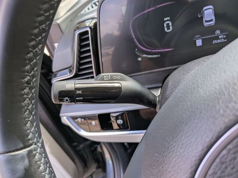 Certified 2023 Kia Sportage EX FWD image 32