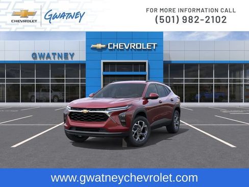 Used 2025 Chevrolet Trax LT FWD image 8