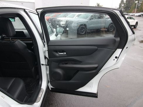 Certified 2023 Nissan Ariya FWD image 22