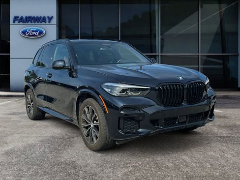 Used 2022 BMW X5 xDrive40i w/ M Sport Package AWD/4WD image 2