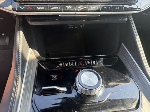 Used 2024 Jeep Wagoneer Series II AWD/4WD image 29