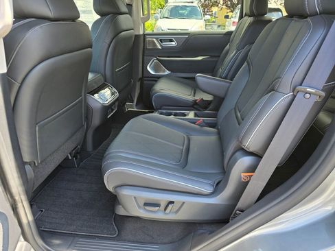 New 2025 INFINITI QX80 Sensory image 16