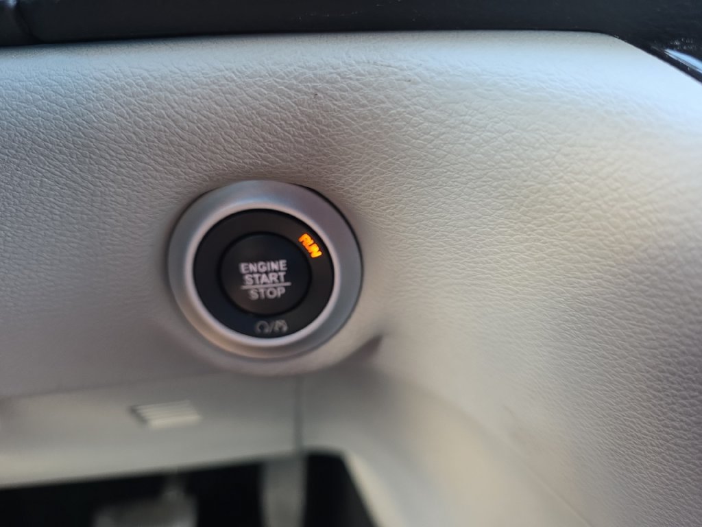Used 2019 Chrysler Pacifica Touring-L FWD image 27