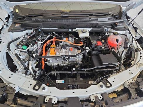New 2026 Cadillac Optiq Luxury 2 w/ LPO, Floor Liner Package AWD/4WD image 17