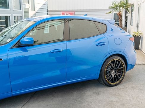 Used 2022 Maserati Levante F Tributo image 5