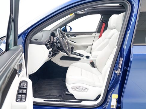 Used 2023 Porsche Macan GTS image 18