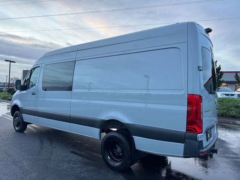 Used 2021 Mercedes-Benz Sprinter 3500 image 7