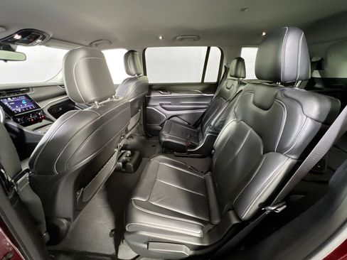 Used 2021 Jeep Grand Cherokee L Limited image 23