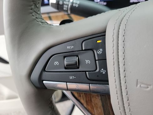 Certified 2022 Cadillac Escalade Premium Luxury Platinum image 28