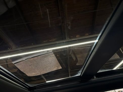 Used 2017 Jeep Grand Cherokee Overland image 22