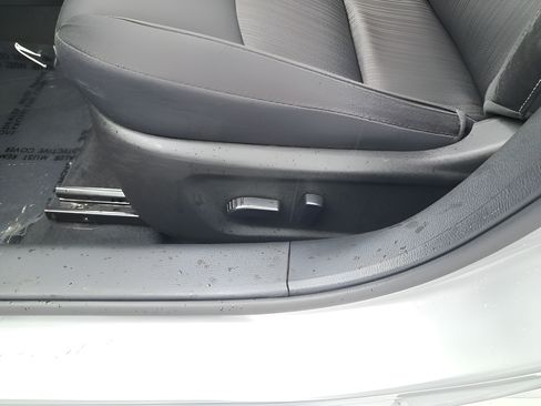 Used 2024 Nissan Altima 2.5 SV FWD image 32