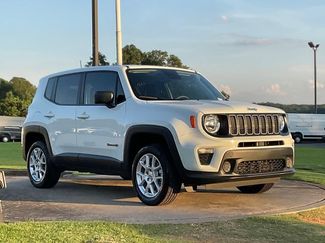 Used 2023 Jeep Renegade Latitude AWD/4WD video 1