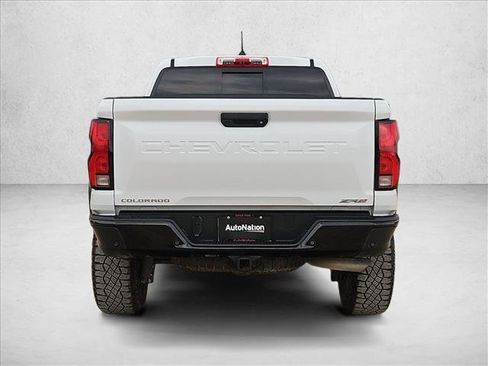 Used 2024 Chevrolet Colorado ZR2 w/ Technology Package AWD/4WD image 7