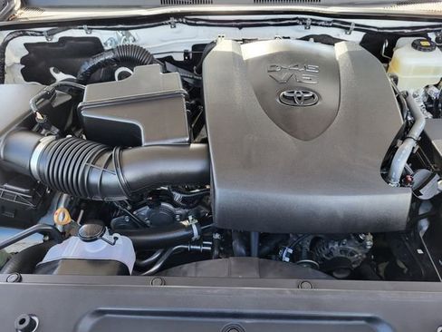 Used 2019 Toyota Tacoma TRD Off-Road image 17