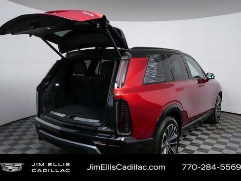 Certified 2026 Cadillac Vistiq Sport image 28