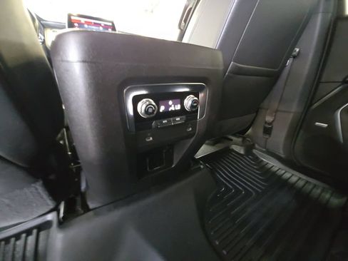 Used 2021 GMC Yukon XL SLT AWD/4WD image 26