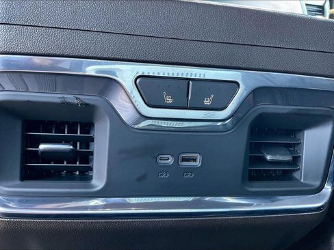 Used 2022 GMC Sierra 1500 Denali w/ Technology Package AWD/4WD image 35