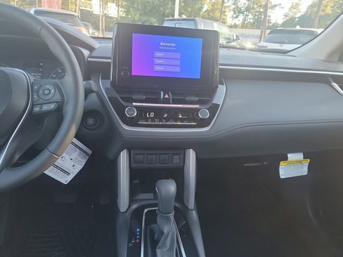 Certified 2025 Toyota Corolla Cross LE image 19