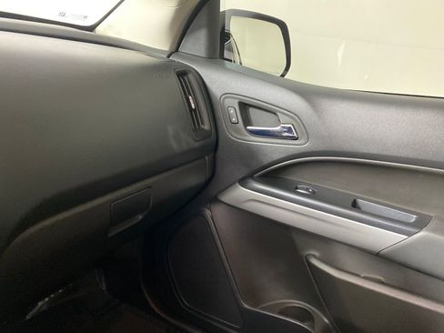 Used 2022 Chevrolet Colorado LT image 21