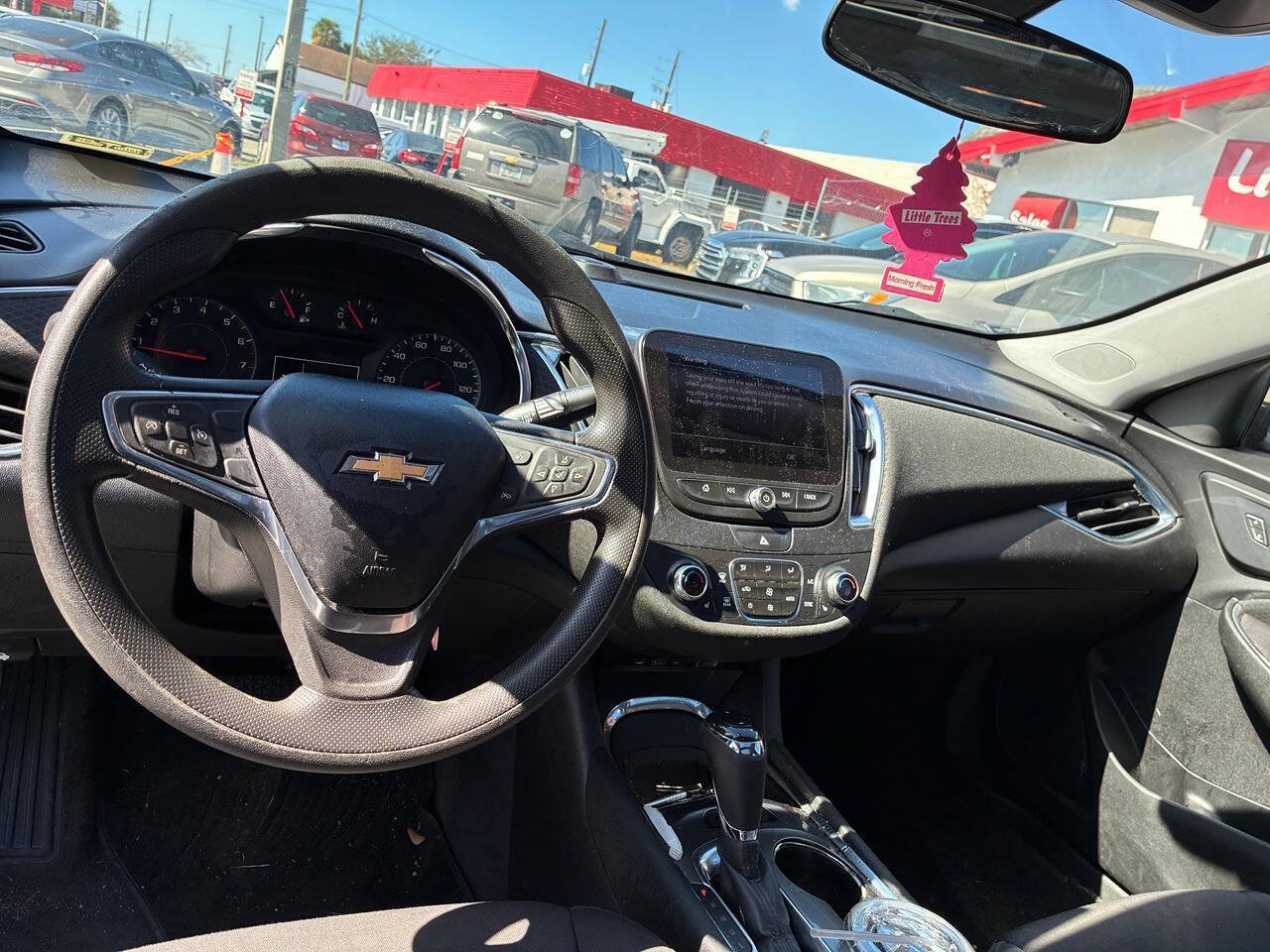 Used 2019 Chevrolet Malibu LT FWD image 5