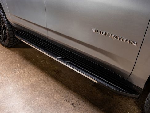 Used 2024 Chevrolet Suburban High Country w/ Advanced Technology Package AWD/4WD image 13