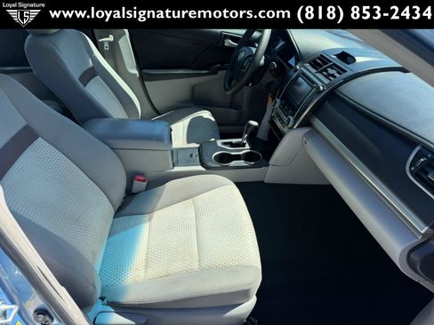 Used 2012 Toyota Camry LE FWD image 27