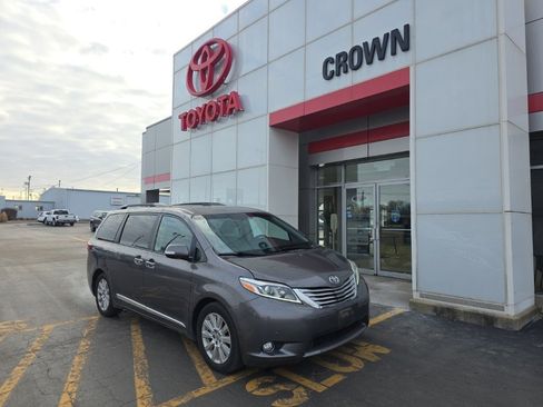 Used 2016 Toyota Sienna Limited Premium image 1