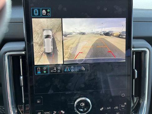 Used 2025 GMC Yukon Denali image 30