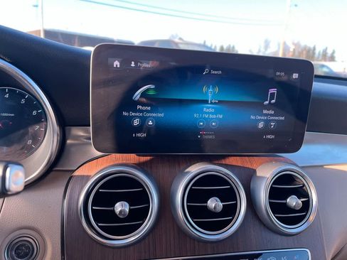 Used 2022 Mercedes-Benz GLC 300 4MATIC image 18